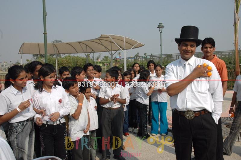 Magician Upender Thakur In Jaipur